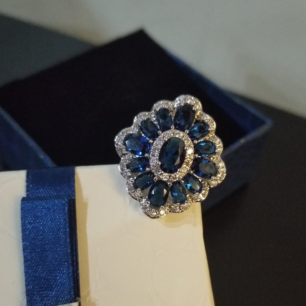 Swarovski Elements Blue Crystal Floral Women's Ring size 9